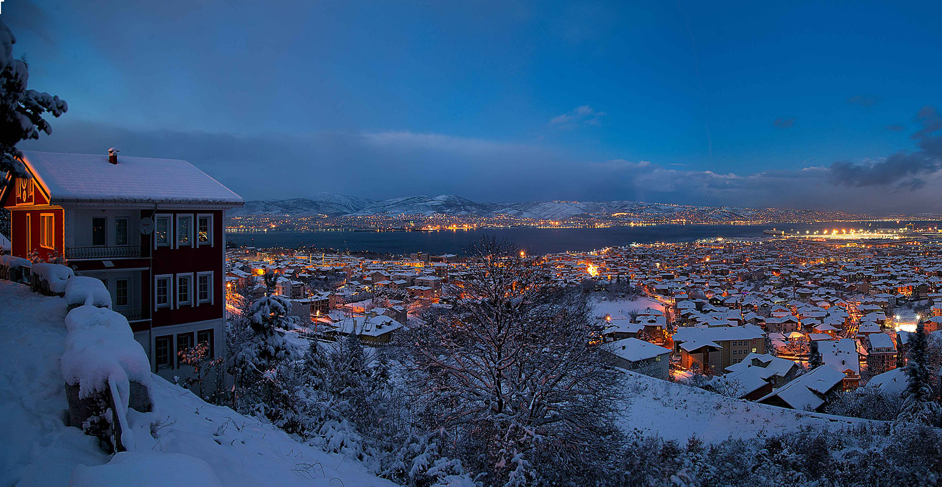 Panoramik 1. Taner Ragıpoğlu - Aşiyan Tepesi