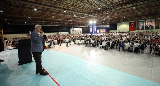 karaosmanoglu-15-yilda-parmakla-gosterilen-bi