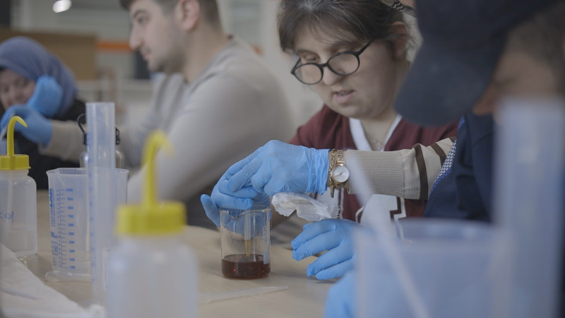 Kolonya üretimi atölyesi