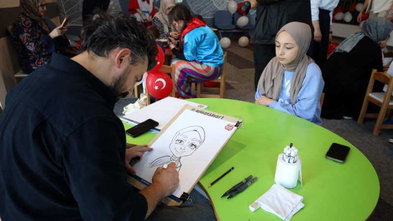 Hediyeler ve hatıra fotoğrafları