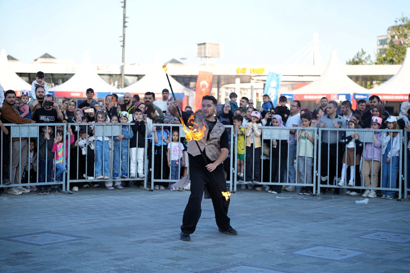 Ateş Gösterisi Seyirciler