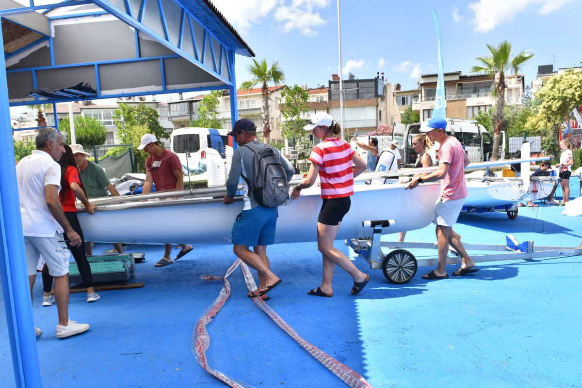 Darıca Balyanoz Koyu’nda yelkenler fora