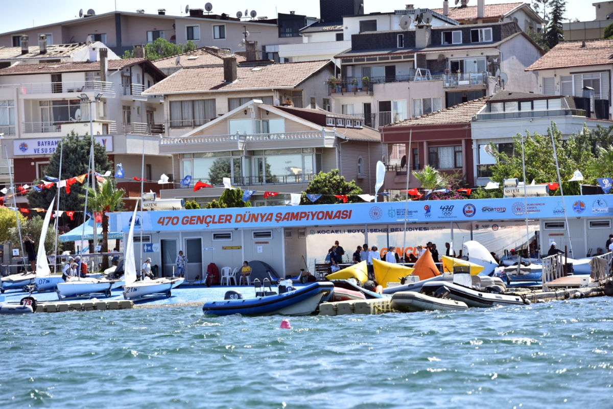 Darıca Balyanoz Koyu’nda yelkenler fora