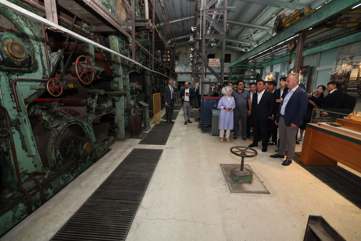 Güney Koreli Başkan, çay ve pişmaniyeye bayıldı