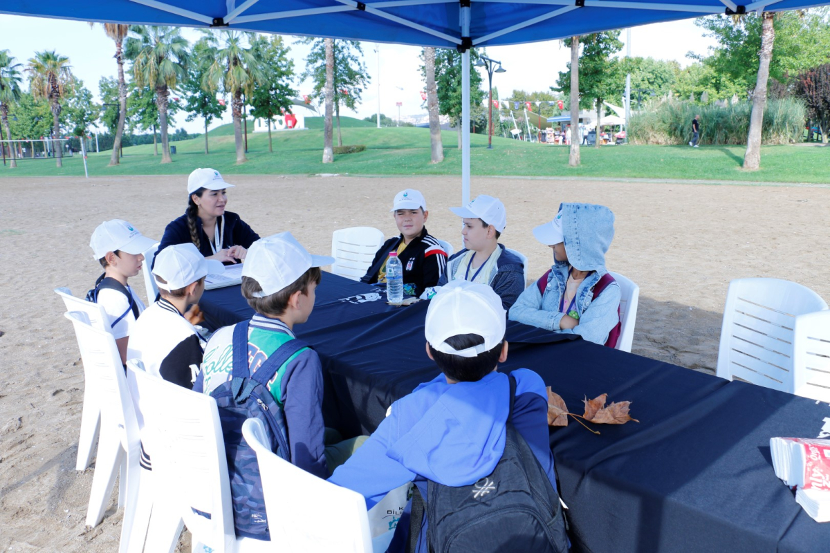 Hepsi bilim sevdalısı çocuklar