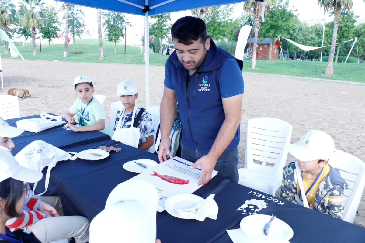 Hepsi bilim sevdalısı çocuklar