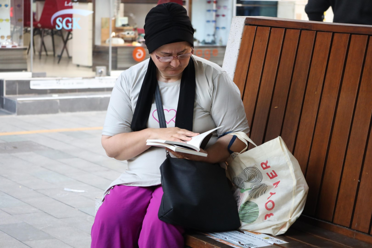 5 bin kitabı dalından topladılar