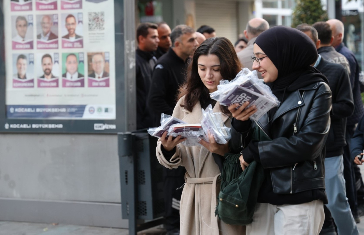 5 bin kitabı dalından topladılar