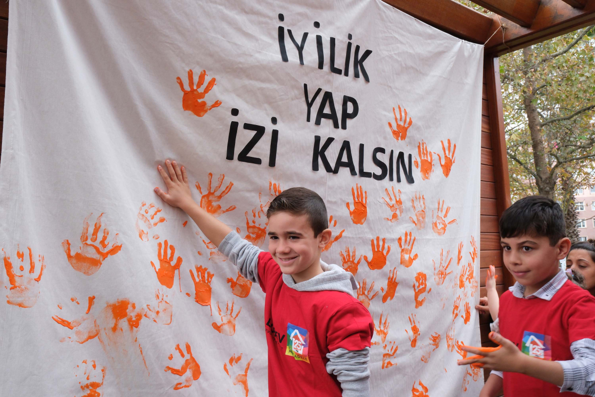 LÖSEV’in çocukları Lokomotif Köy’de moral buldu