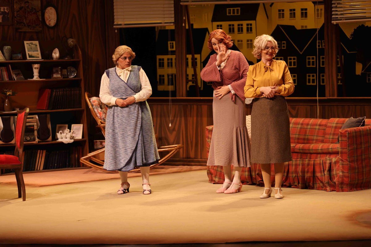 Şehir Tiyatroları, Üç Jokerli Konken’in prömiyerini yaptı