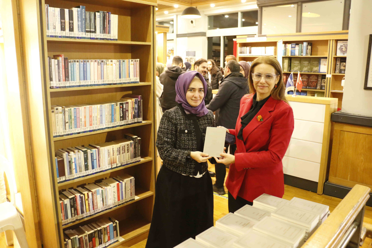 Sezai Karakoç şiirleriyle anıldı