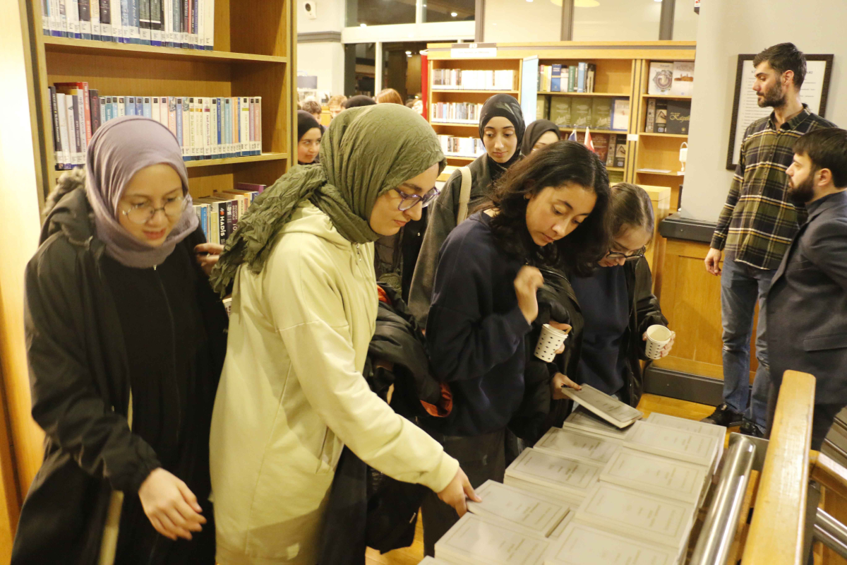 Sezai Karakoç şiirleriyle anıldı