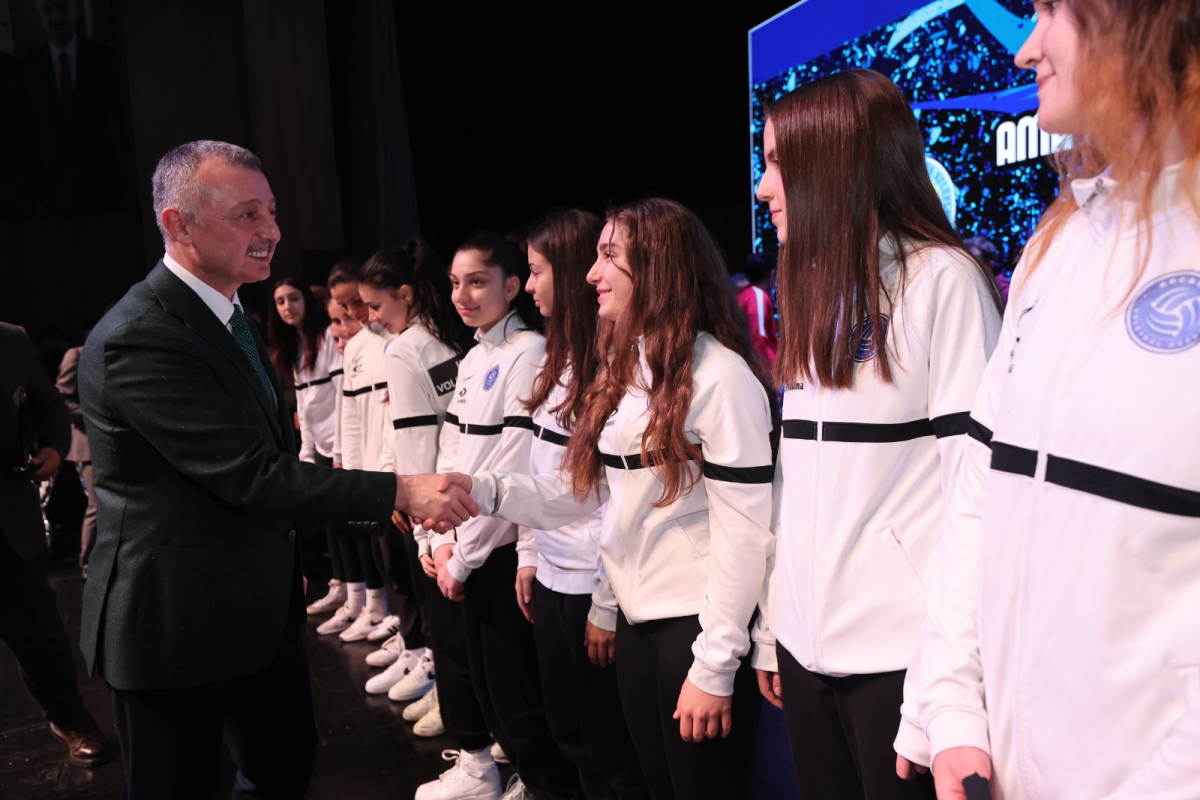 Amatörün yanında daima Büyükşehir var