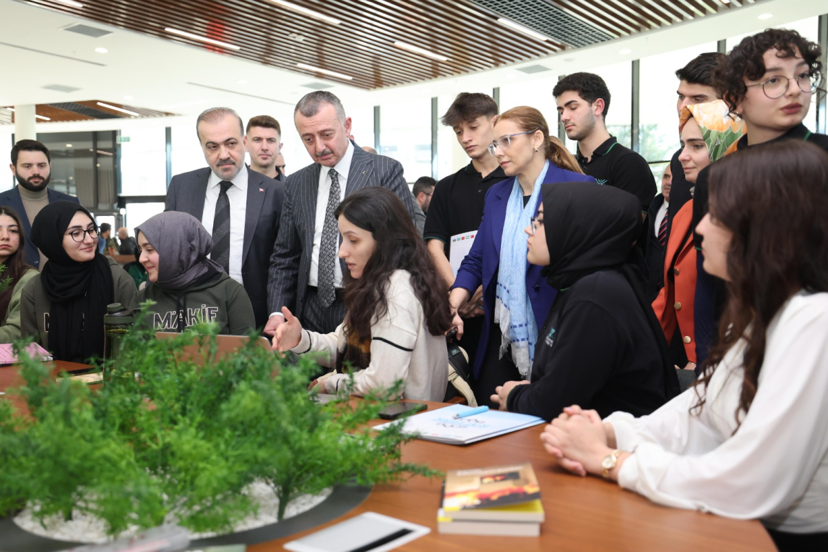 Büyükşehir’den İzmit’e 7/24 açık kütüphane