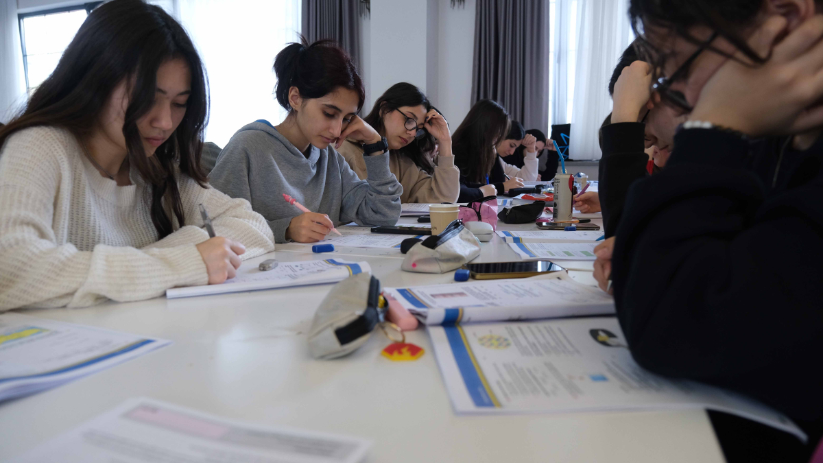 Akademi Lise öğrencileri TYT için kampa girdi