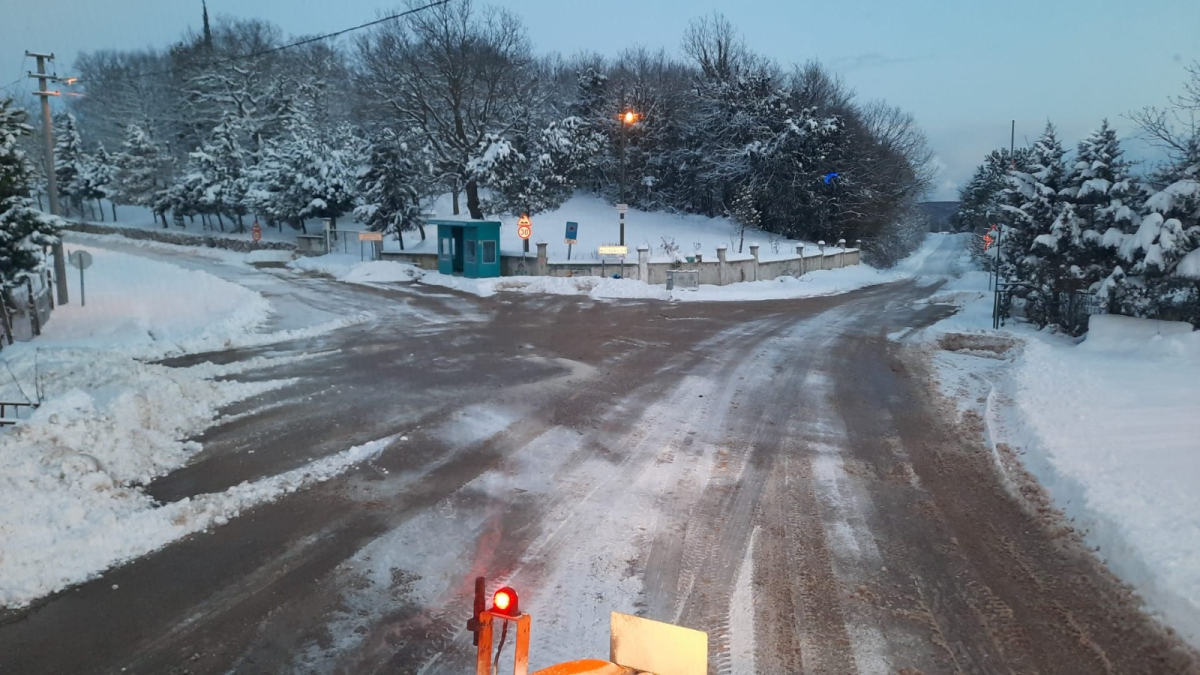 Büyükşehir 12 ilçede, tüm gücüyle sahada