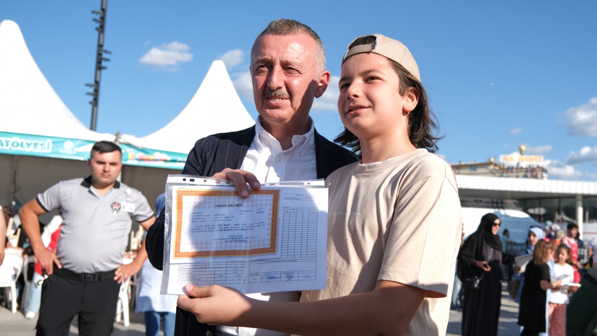 Çocukların neşesi Milli İrade Meydanı’nı sardı