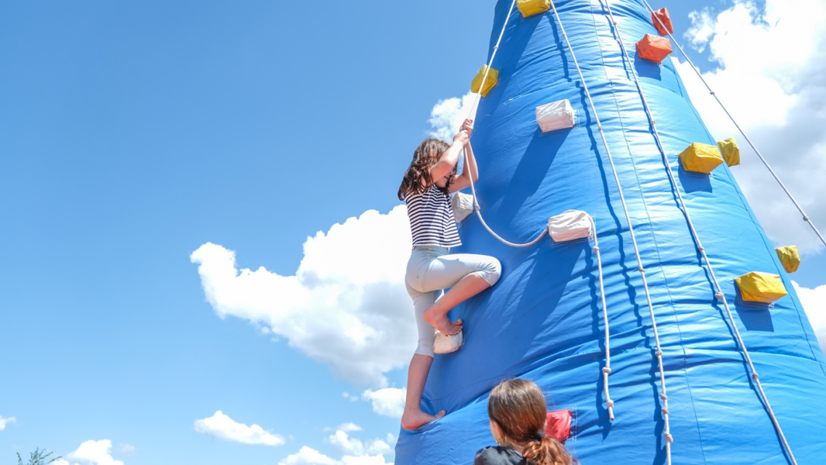 Çocukların neşesi Milli İrade Meydanı’nı sardı