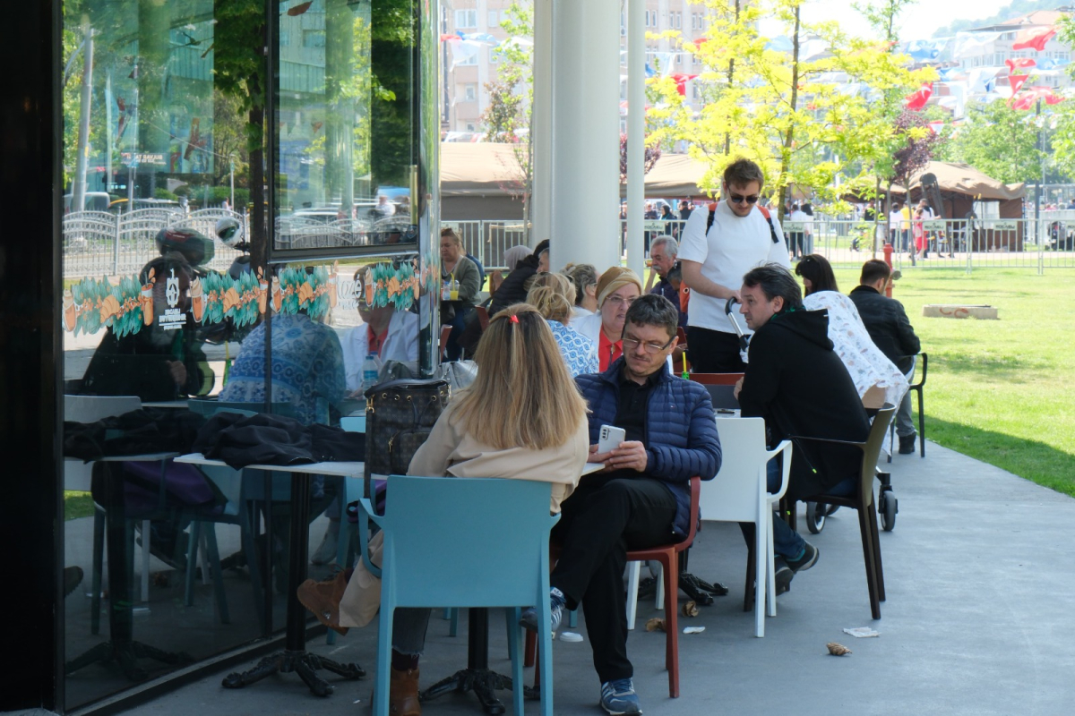 İzmit’in kalbi bu meydanda atıyor