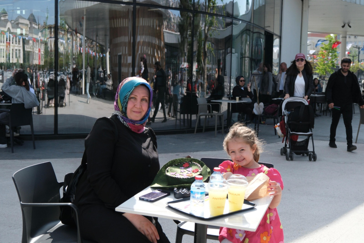 İzmit’in kalbi bu meydanda atıyor