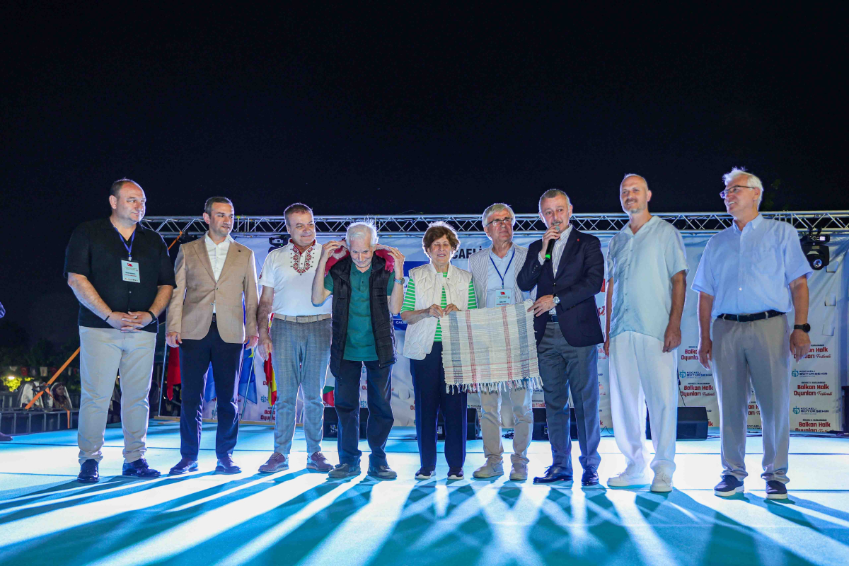 Kocaeli’de 2. Balkan Halk Oyunları rüzgârı esti