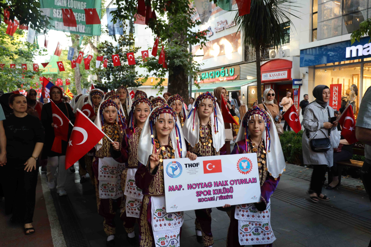 Kocaeli’de 2. Balkan Halk Oyunları rüzgârı esti