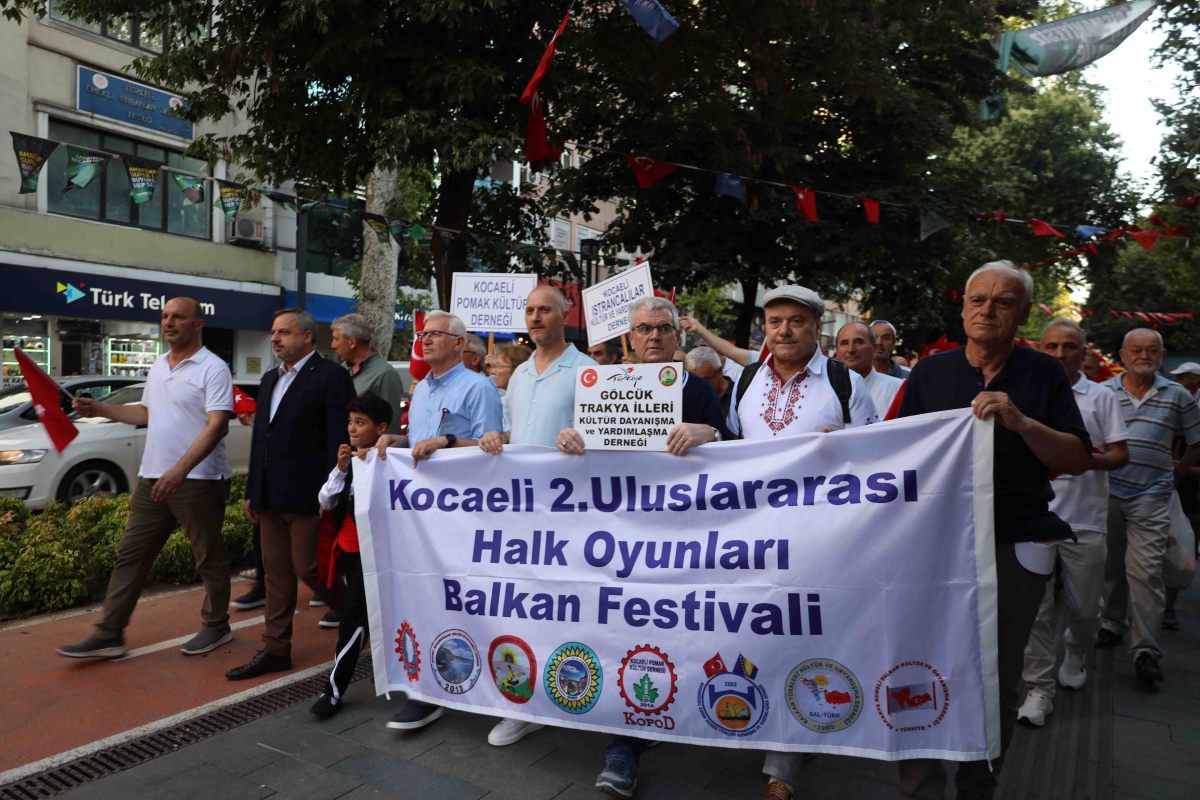 Kocaeli’de 2. Balkan Halk Oyunları rüzgârı esti