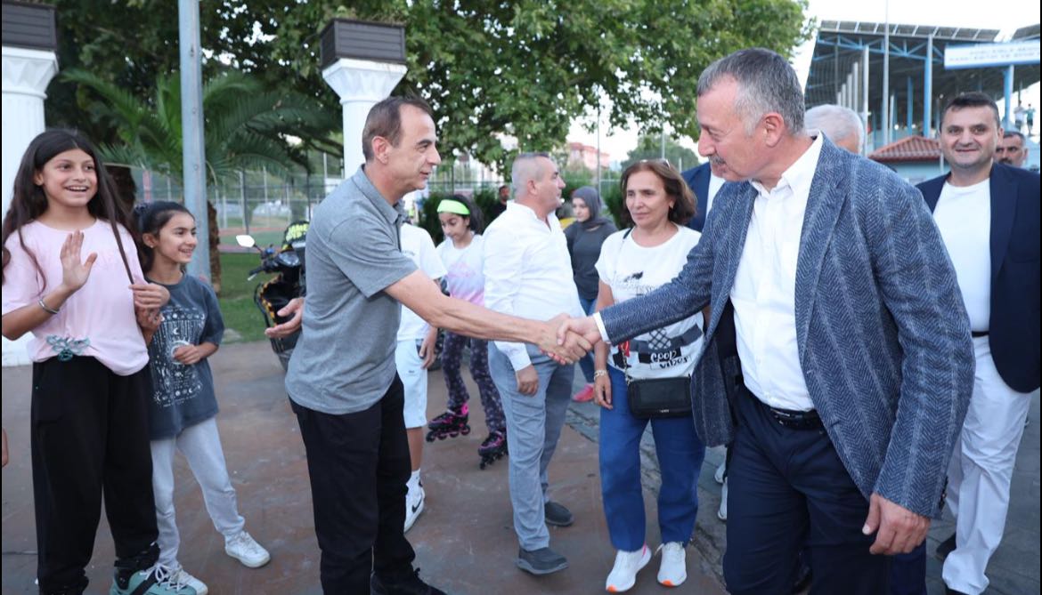 Başkan Büyükakın, kazanı açtı, ilk helvaları dağıttı