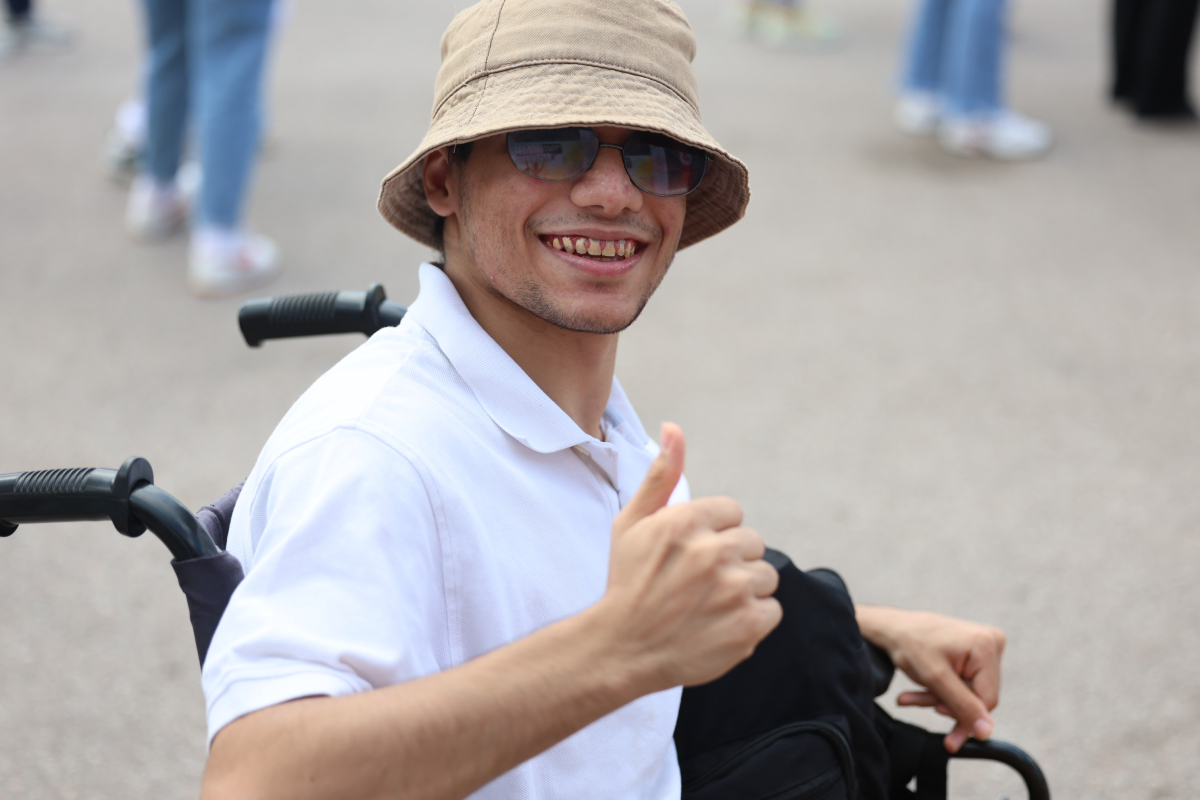 Özel bireyler, yarış pistinde sürüş deneyimi yaşadı