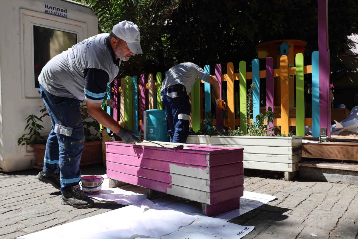 İzmit Ulugazi İlkokulu’na masal gibi bir bahçe