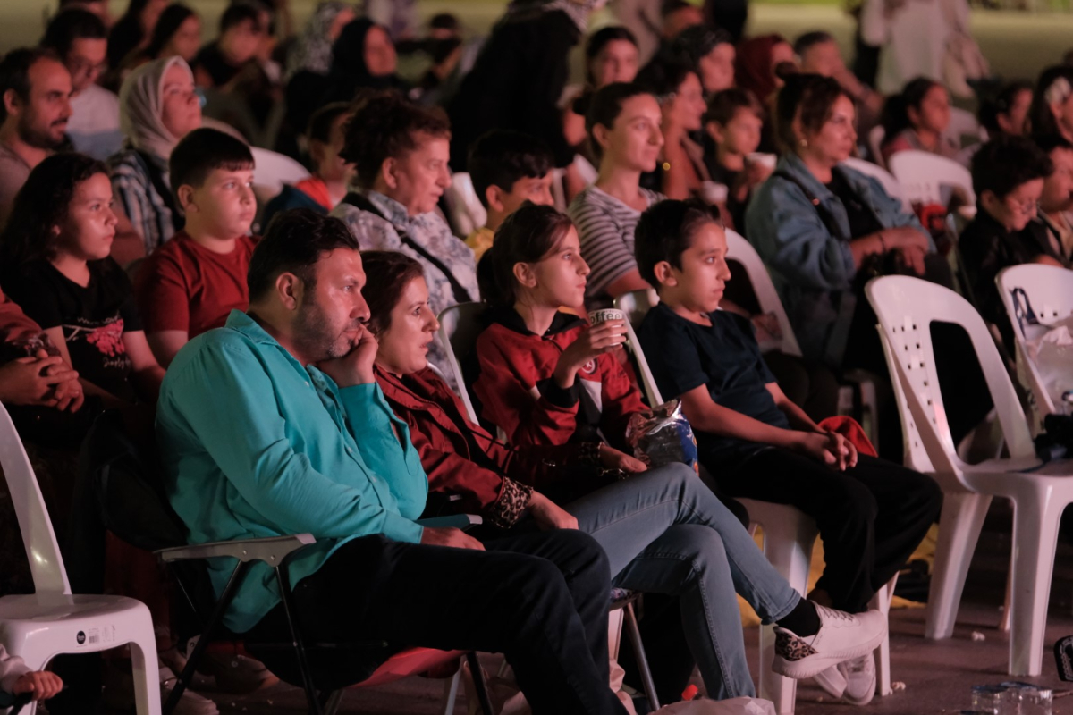 Afak Meydanlı coşturdu, Can Dostlar neşe kattı