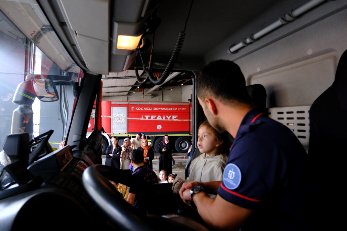 Lokomotifin miniklerinden itfaiye ziyareti