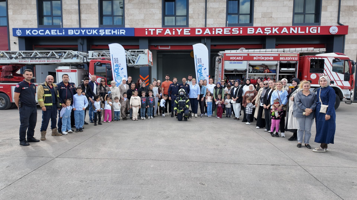 Lokomotifin miniklerinden itfaiye ziyareti