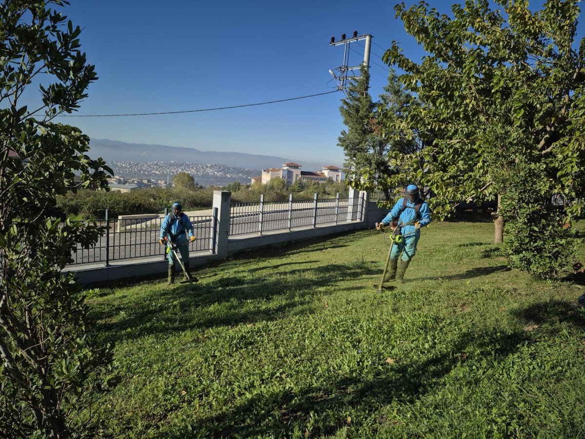 Dilovası Millet Bahçesi dip köşe temizleniyor