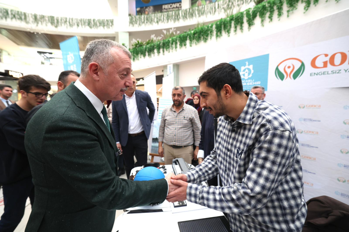 Başkan Büyükakın’dan Gonca’nın gençlerine tam not