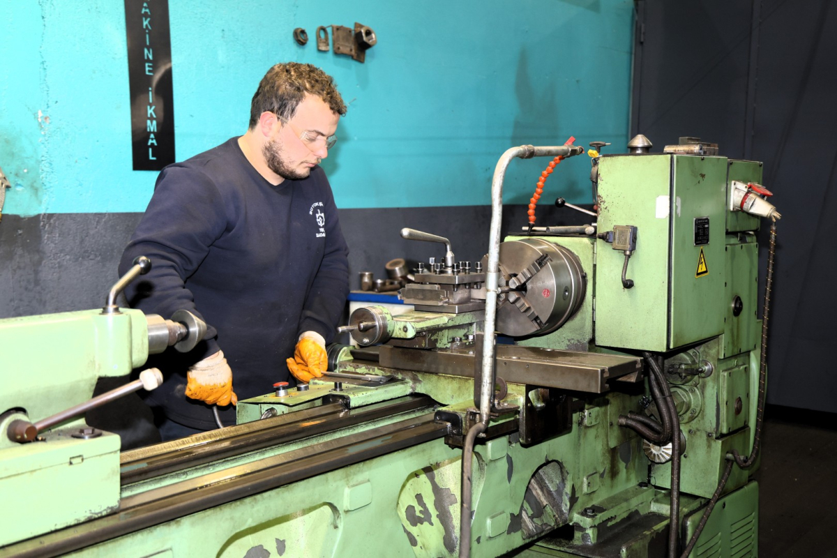 Büyükşehir’in bu atölyesi saat gibi işliyor