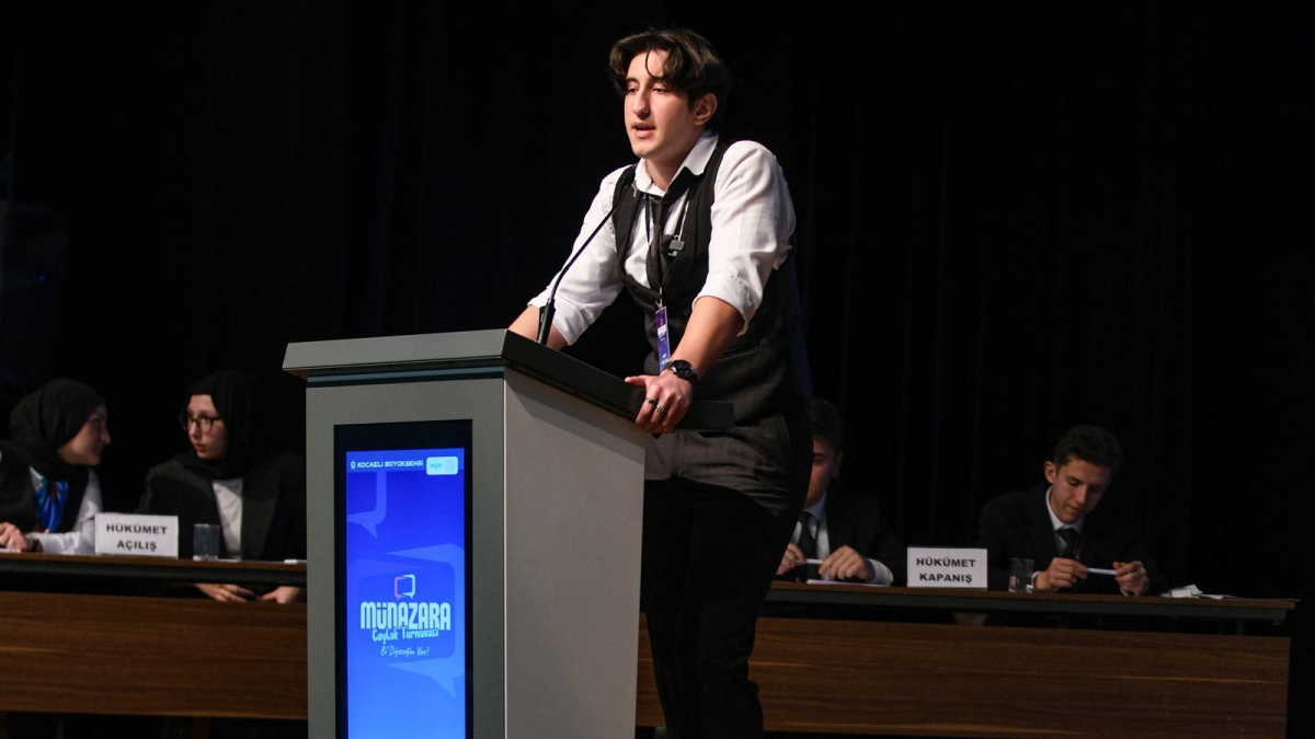 Genç münazırlar, “Bi’ Diyeceğim Var” dedi