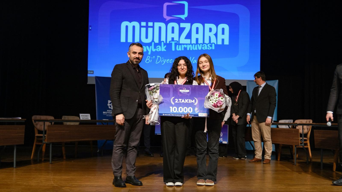 Genç münazırlar, “Bi’ Diyeceğim Var” dedi