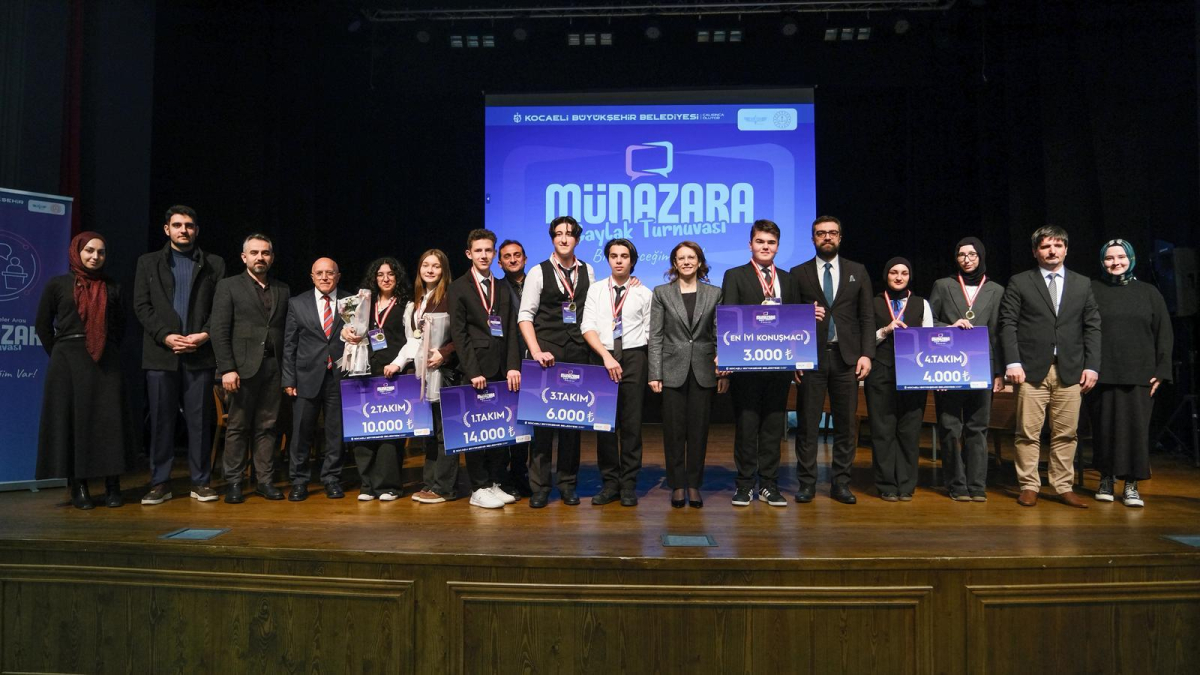 Genç münazırlar, “Bi’ Diyeceğim Var” dedi