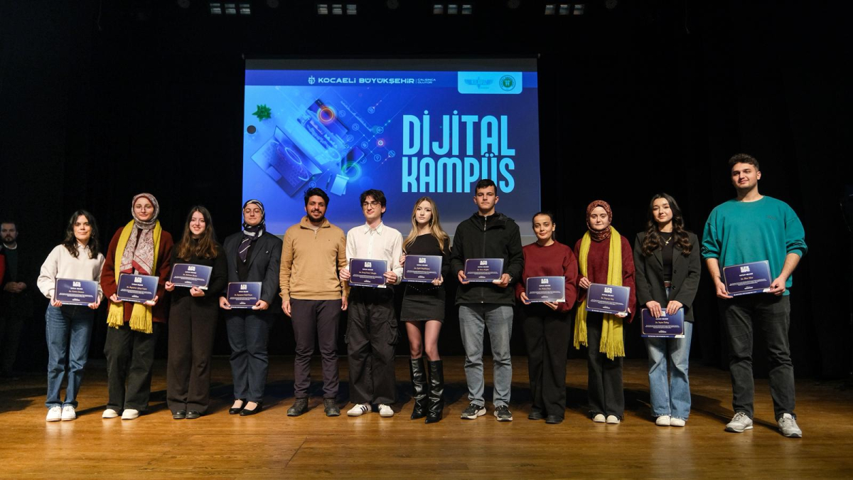 Dijital Kampüs’te yetişen 235 genç sertifikalarını aldı