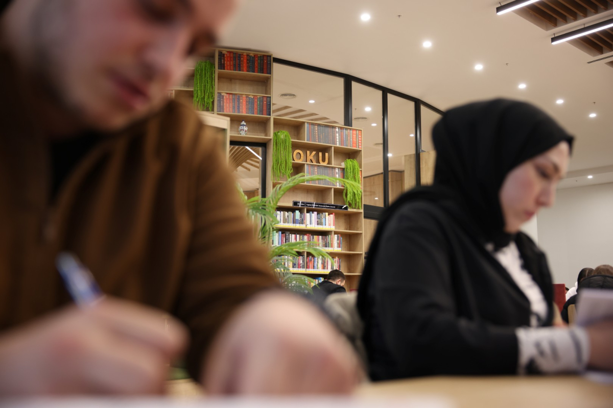 Alev Alatlı Kütüphanesi, gençlerin göz bebeği oldu