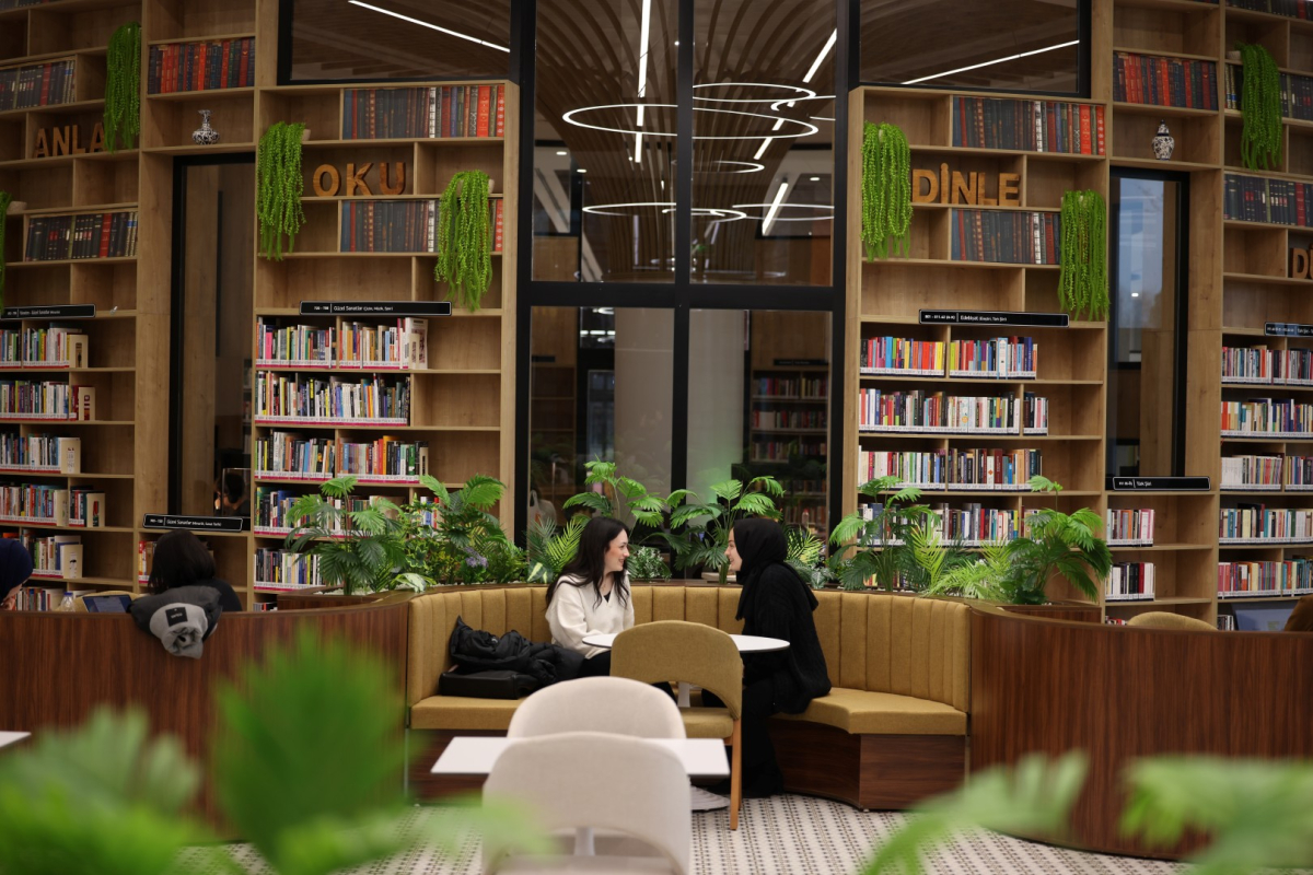 Alev Alatlı Kütüphanesi, gençlerin göz bebeği oldu