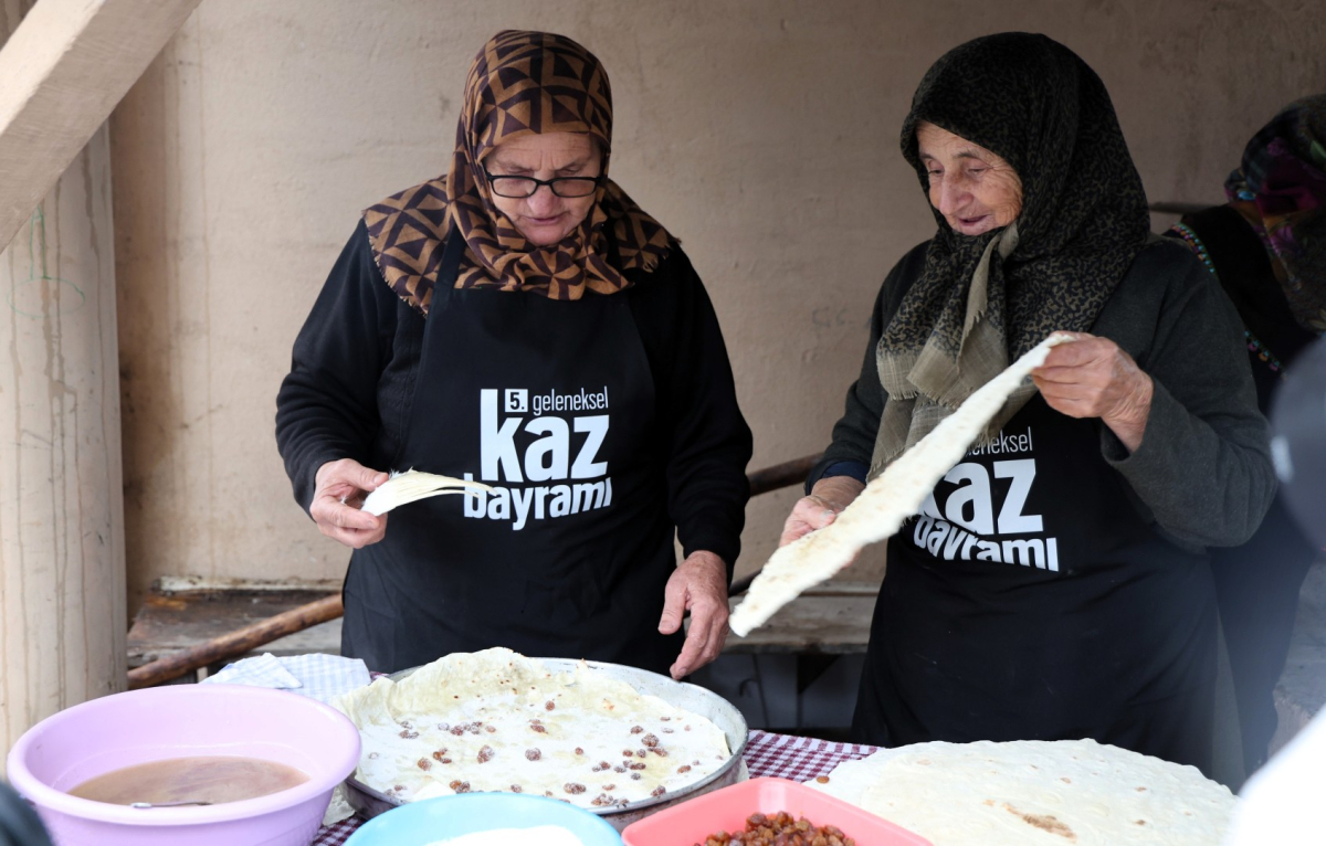 Eseler Köyü’nde Kaz Bayramı öncesi imece bereketi 