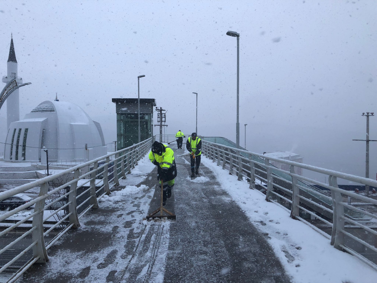 Büyükşehir, karla mücadelede 7/24 görevde