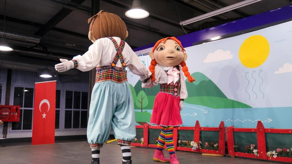 Çocuklar ‘Lemi Abi’nin renkli dünyasına konuk oldu