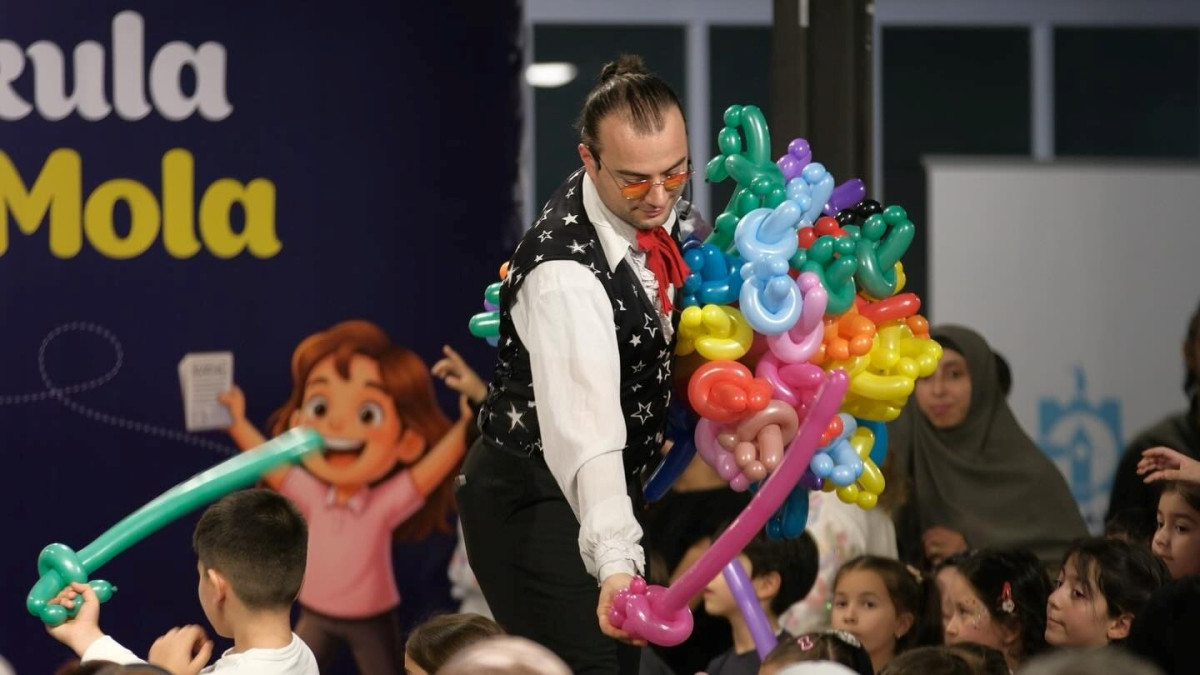 Çocuklar ‘Lemi Abi’nin renkli dünyasına konuk oldu