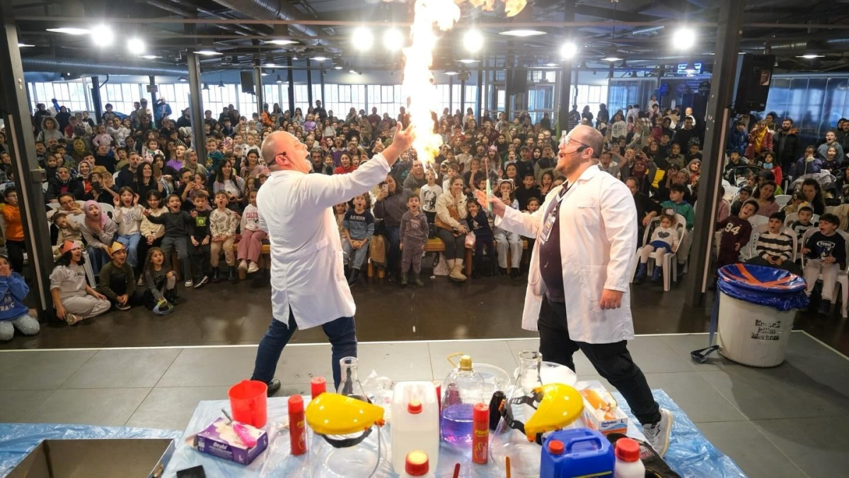 Çocuklar yorgunluklarını “Okula Bi’ Mola”da atıyor