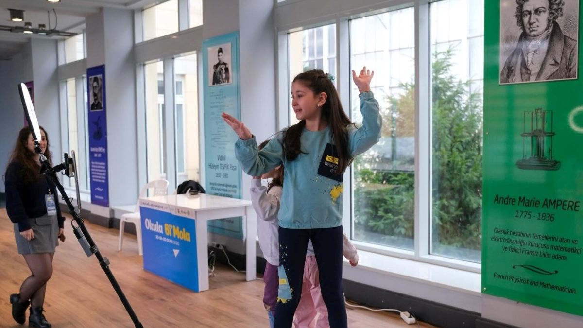 Çocuklar yorgunluklarını “Okula Bi’ Mola”da atıyor