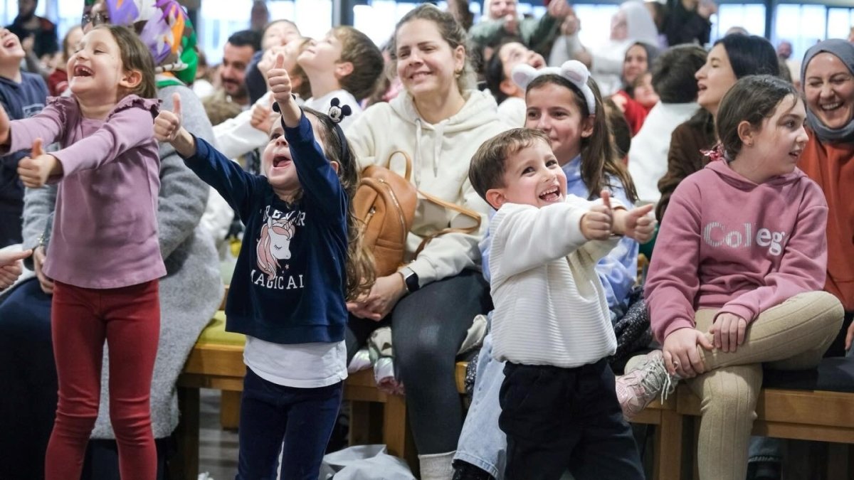 Çocuklar yorgunluklarını “Okula Bi’ Mola”da atıyor