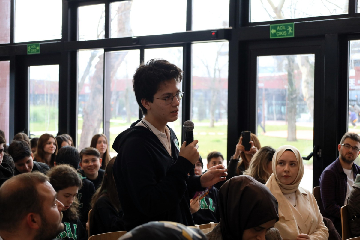 Yazar Alev Alatlı, adını taşıyan kütüphanede anıldı